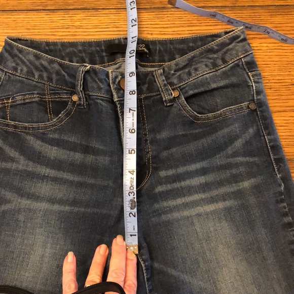 1822 Frayed Straight Leg Stretch Size 6 Jeans 5 pocket Casual Date Night Game - Picture 13 of 16